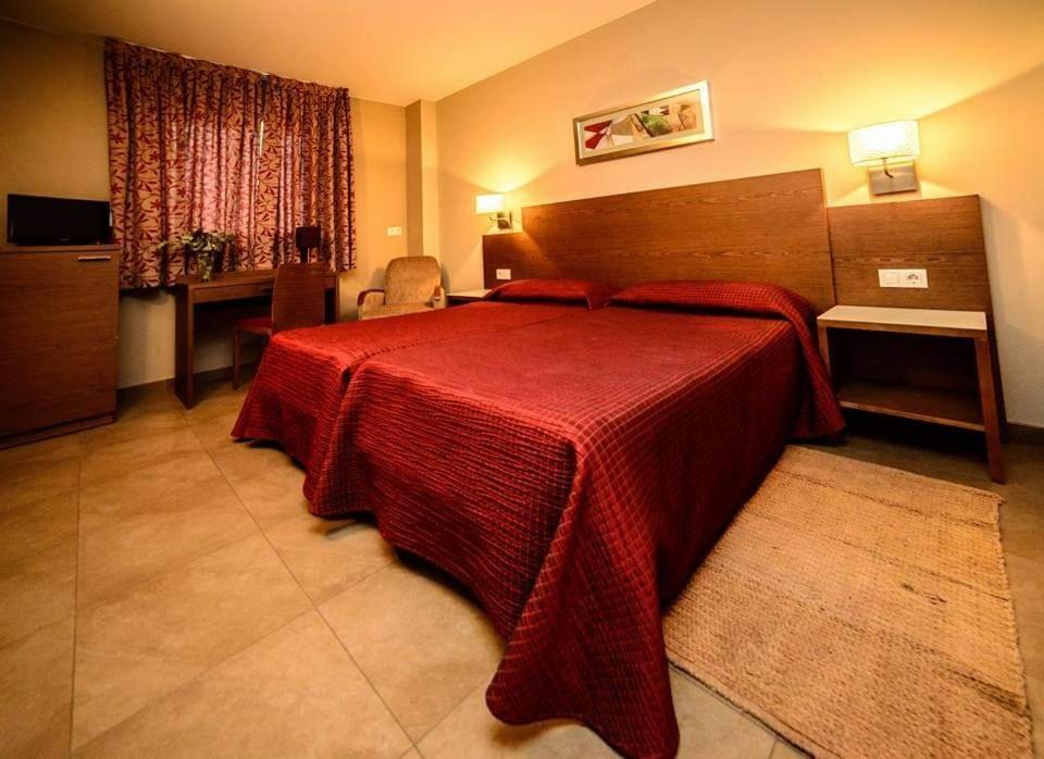Hotel Ciutat De Carlet Exterior photo